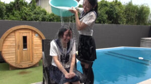 濡れフェチ ルーレット&あみだくじ 女子校生が2人の制服水掛まつり