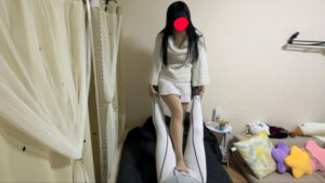 ゆきのちゃんは足責め相手をアプリで探してた！素人娘からM男へ電気あんま